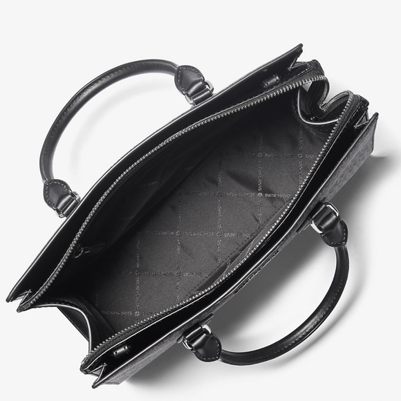 Michael Kors Sheila Medium Ombré Signature Logo Satchel
Black
NWT - Picture 2 of 16